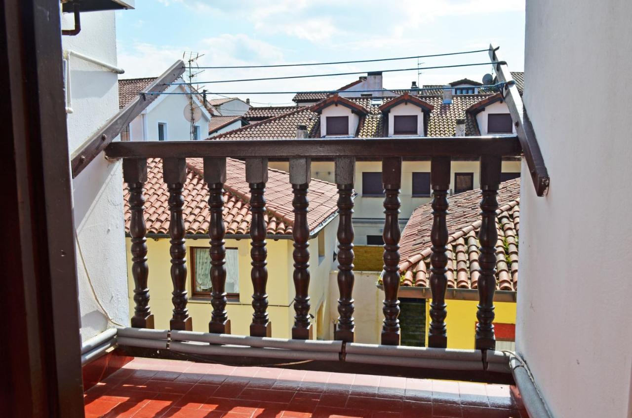 Apartamento El Corro: Con Parking En Pleno Centro De Comillas Exterior photo