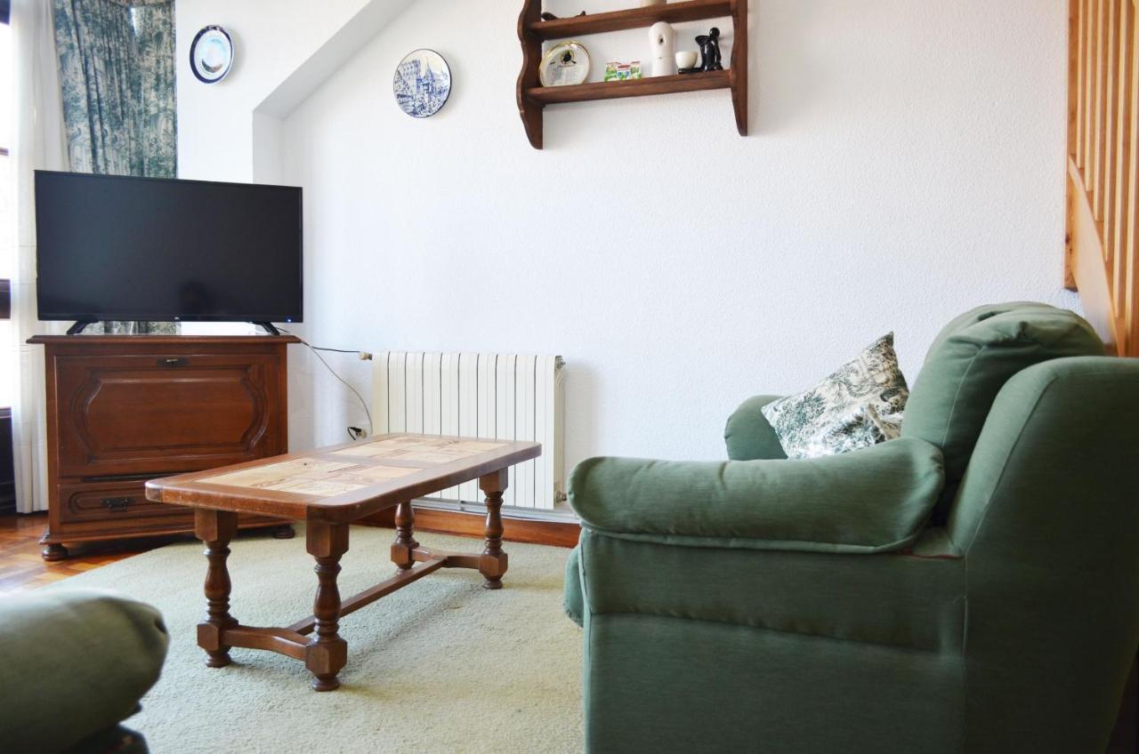 Apartamento El Corro: Con Parking En Pleno Centro De Comillas Exterior photo